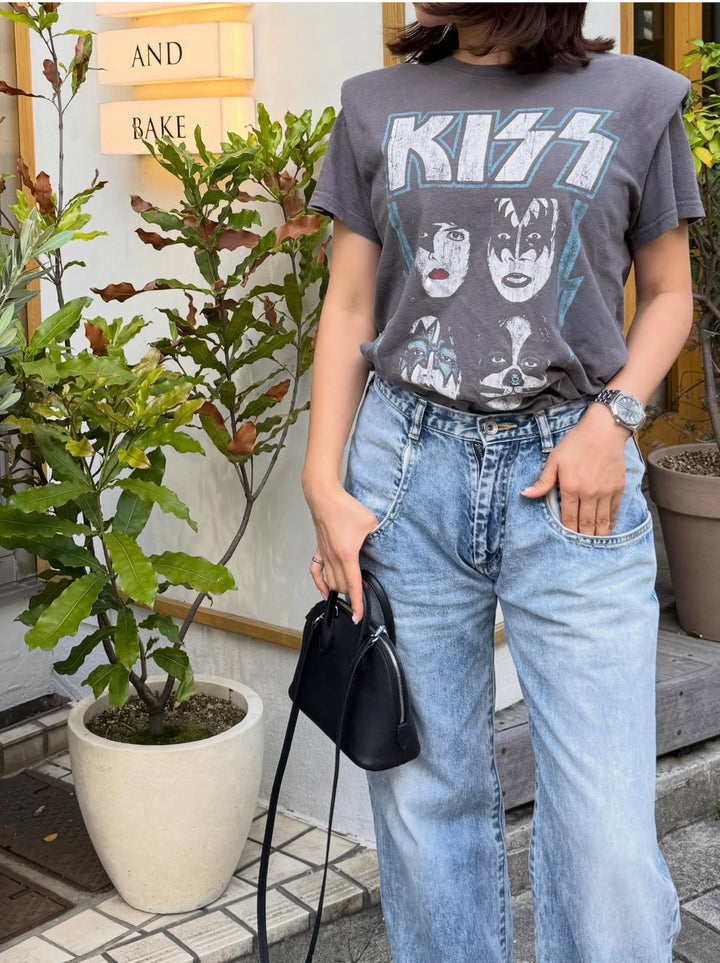 MIDNIGHT KISS” Tee