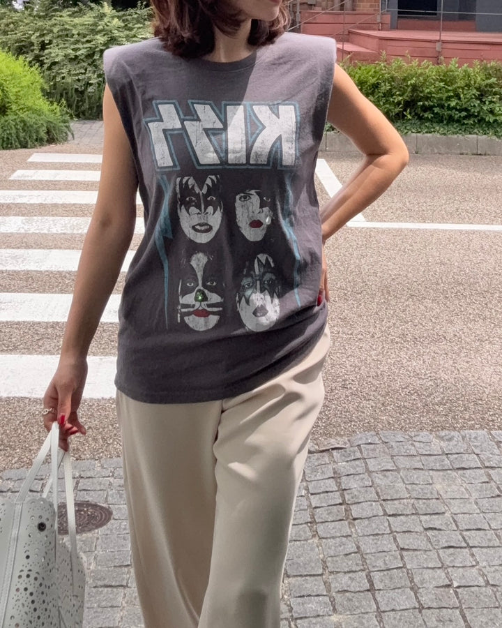 KISS Grace Shoulder Tee