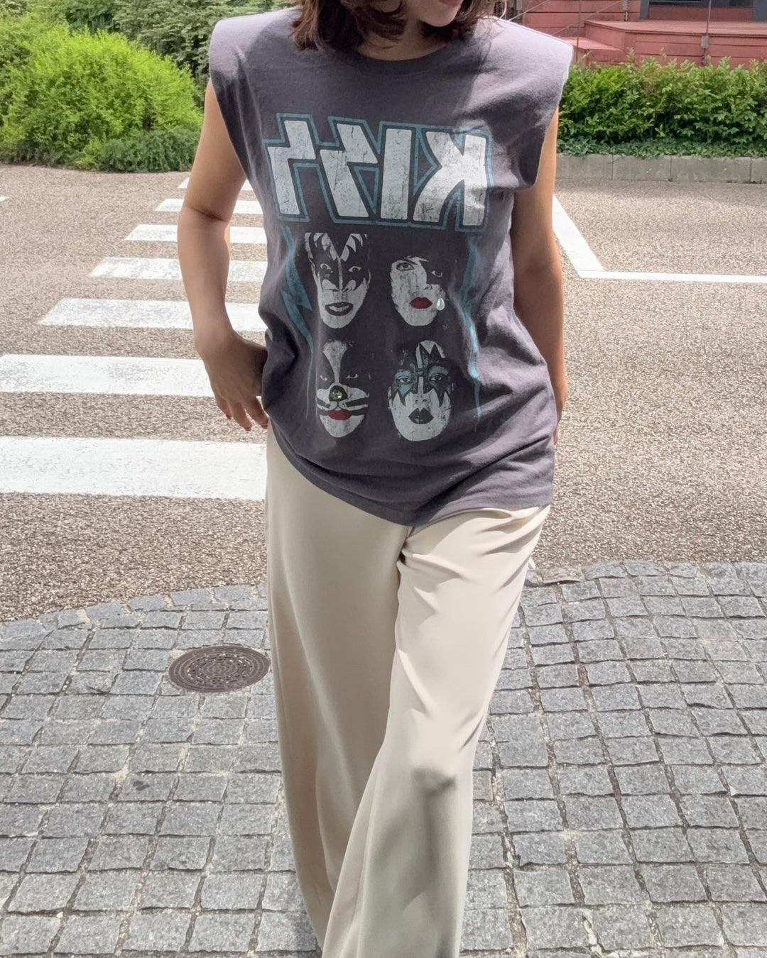 KISS Grace Shoulder Tee