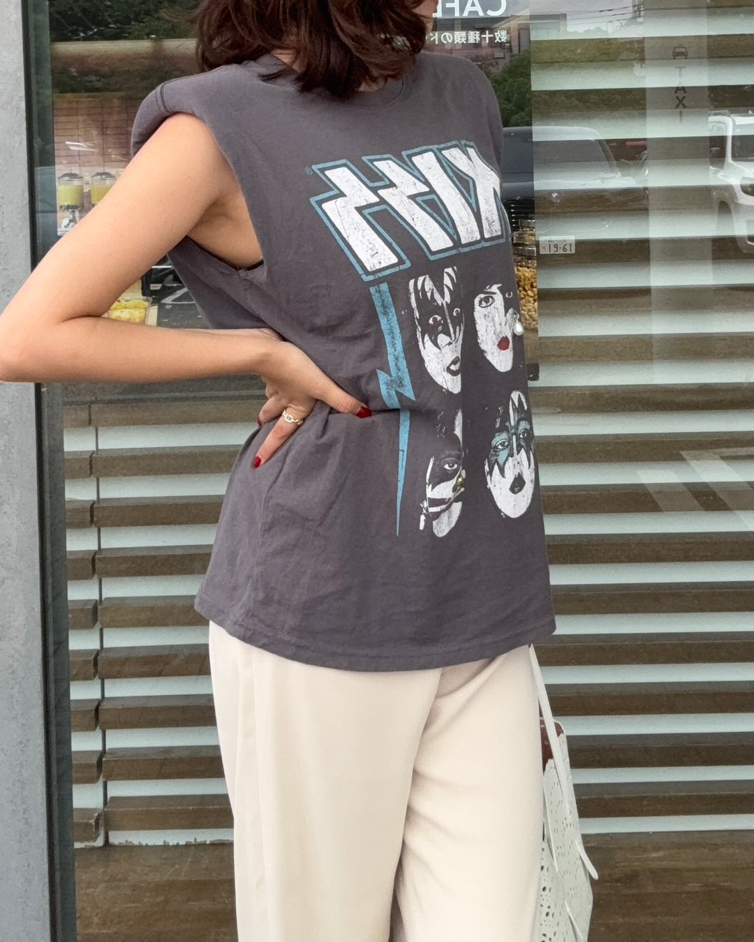 KISS Grace Shoulder Tee