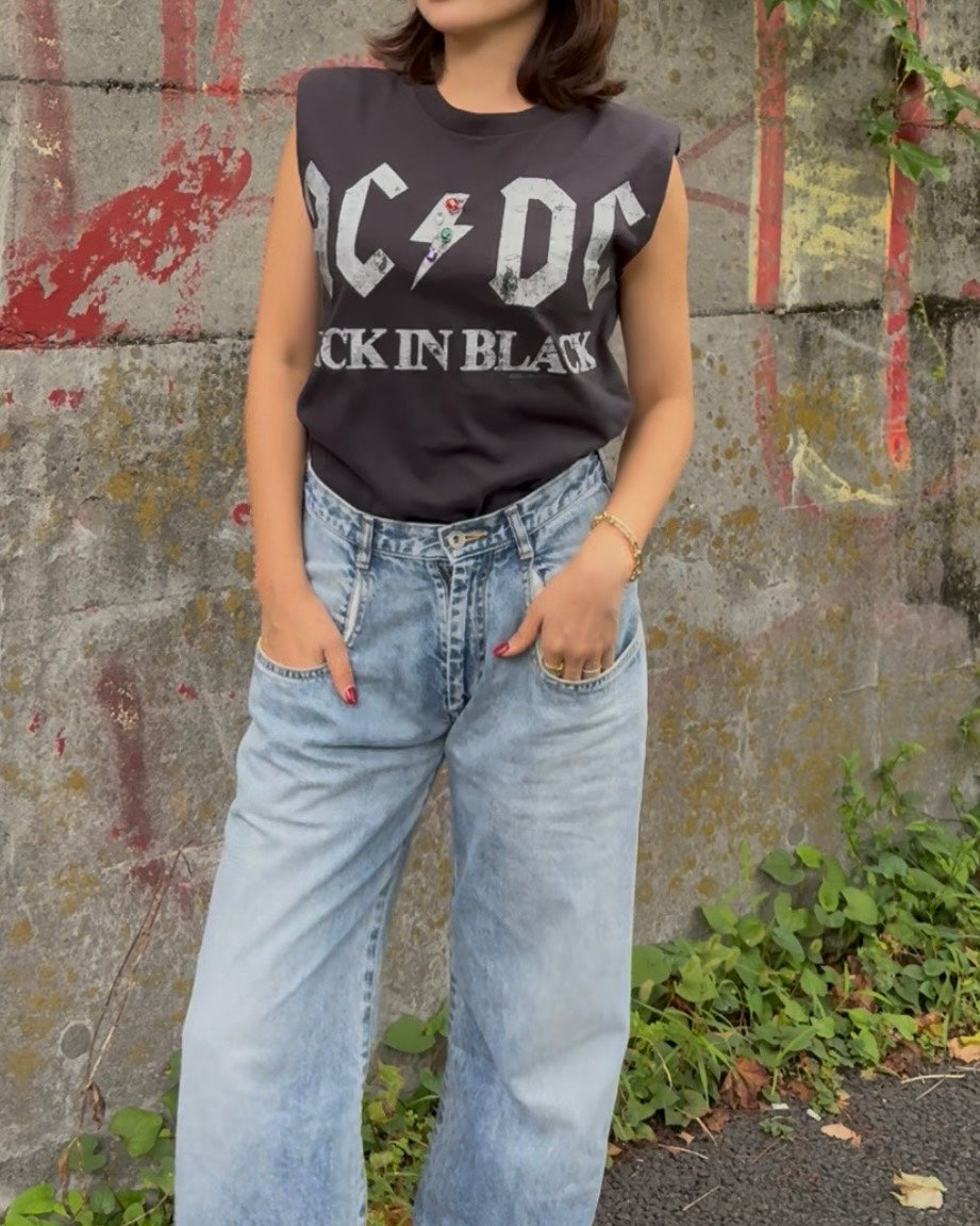 BACK IN BLACK LIGHTNING GRACE TEE