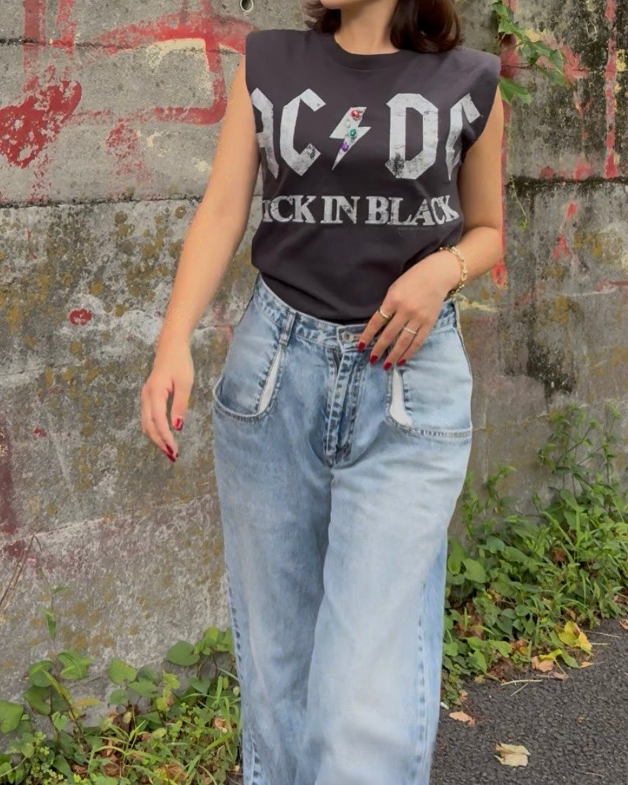 BACK IN BLACK LIGHTNING GRACE TEE