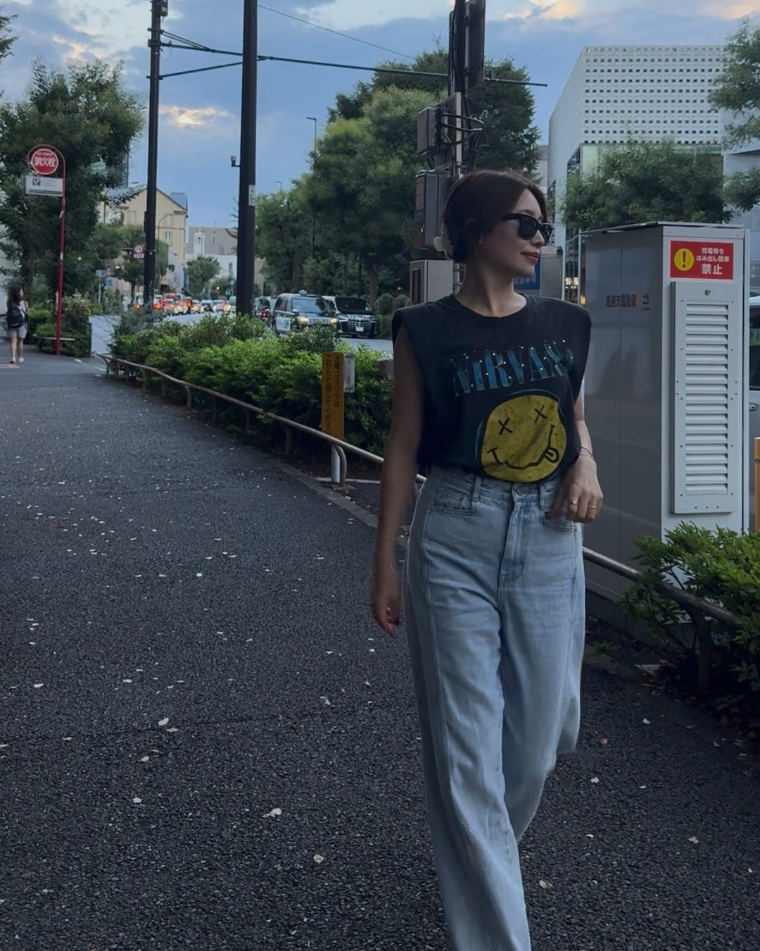 NIRVANA SPARKLE SHOULDER REMAKE TEE